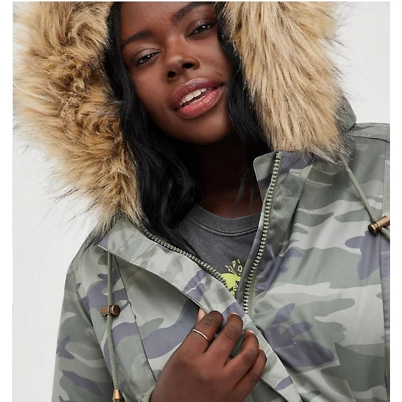 TORRID FUR LINED CAMO PARKA NWT - Picture 6 of 9